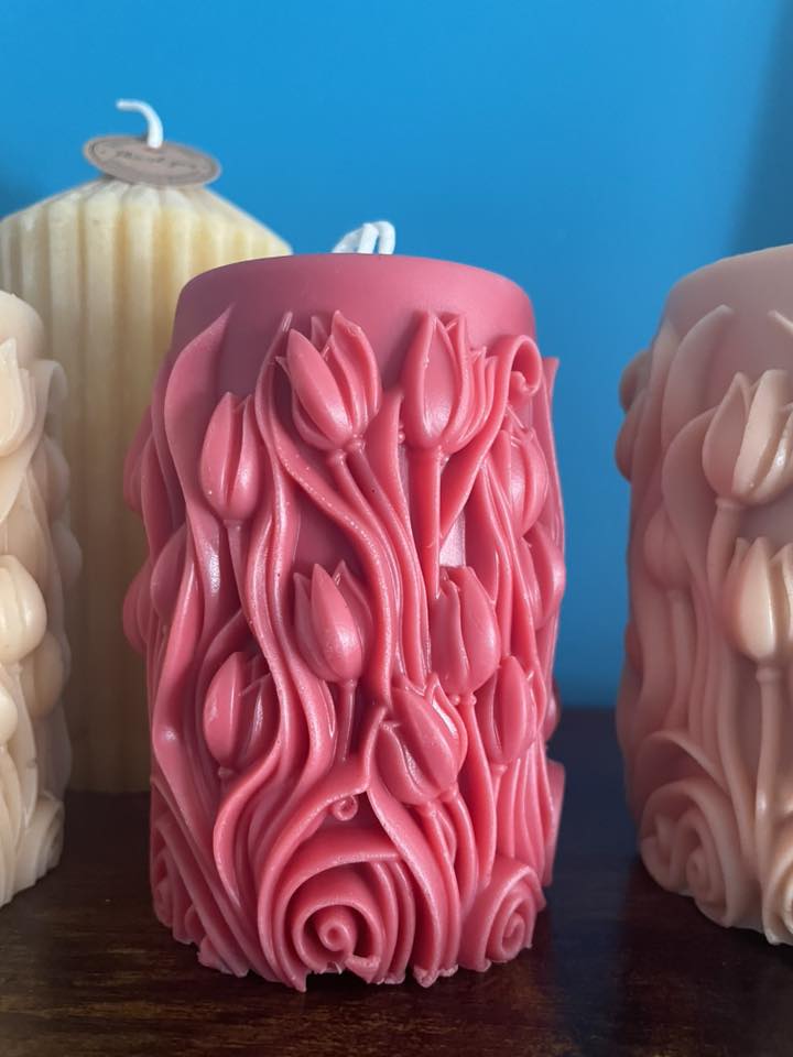 Red Tulip Pillar Candle